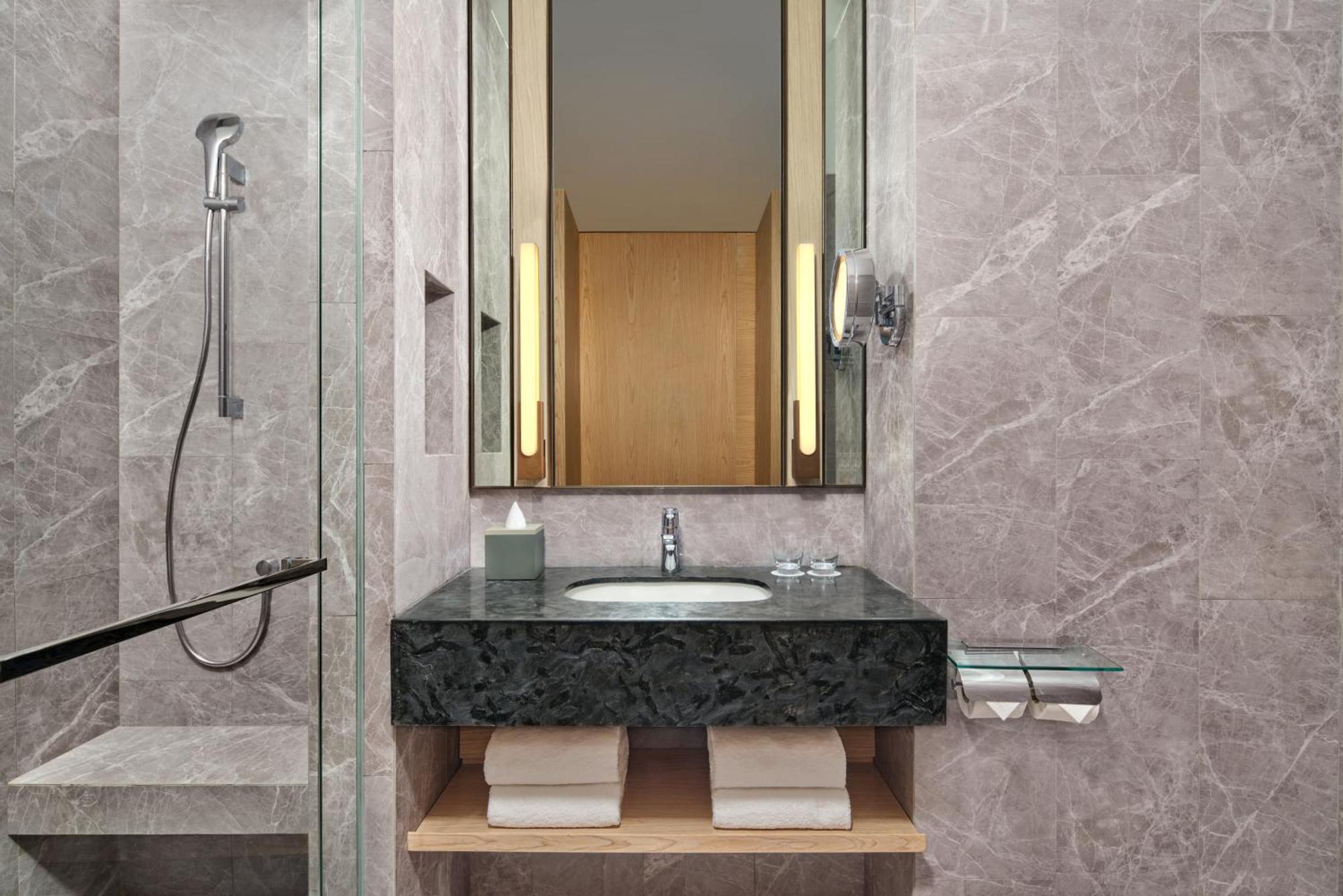 Sheraton Kuching Hotel 외부 사진